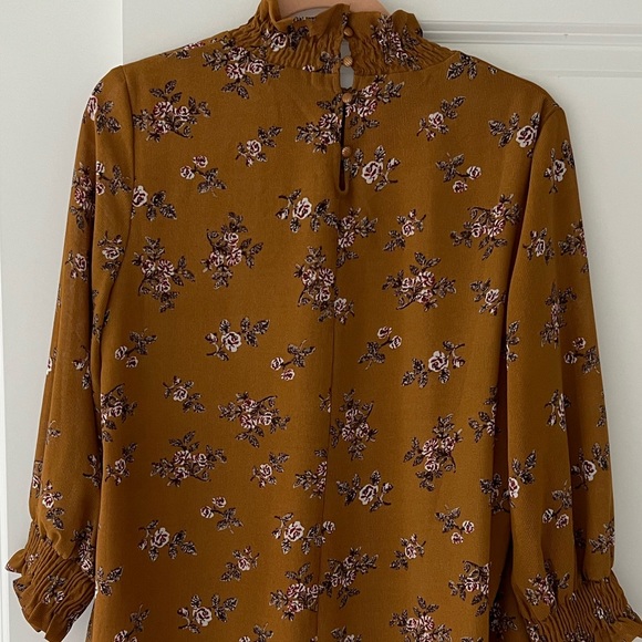 Floral Top - Picture 3 of 6